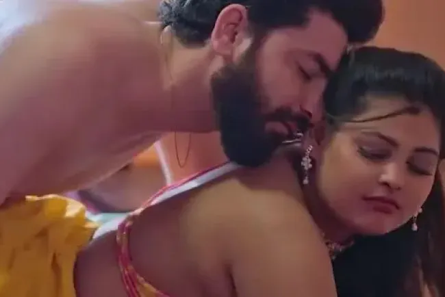 অফিচৰ পাৰ্টিত মোৰ ঘৈণীয়েকক চুদি থকা দেখিলোঁ